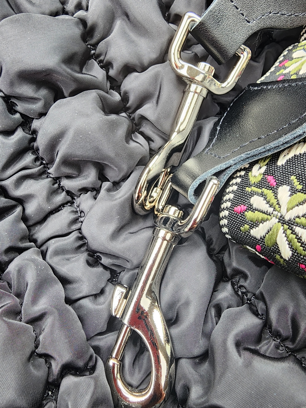 CLOUD MUSIC Floral Jacquard Adjustable Bag Strap - Pink & Green - Picture 5 of 6